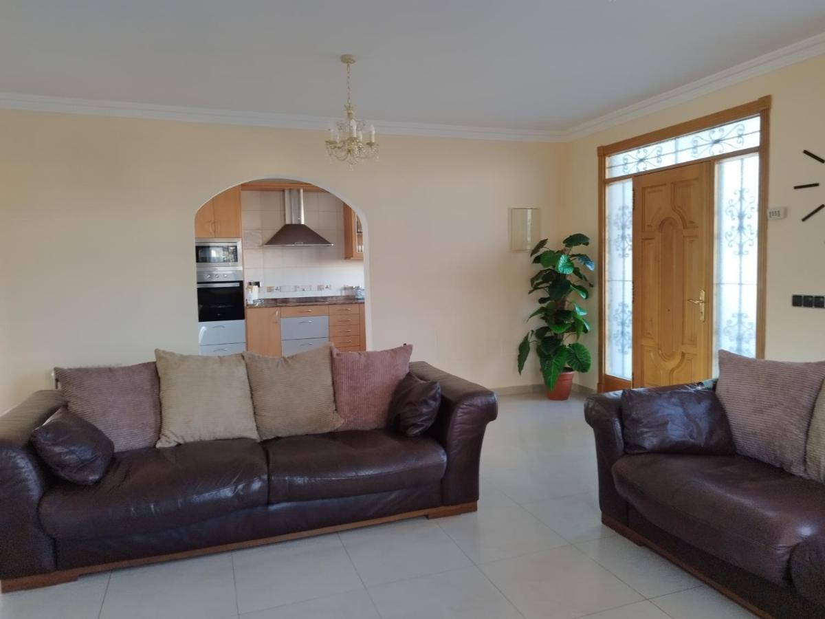 Casa Del Sol: Spacious 3-bedroom With Private Solar-heated Pool Villa Triquivijate