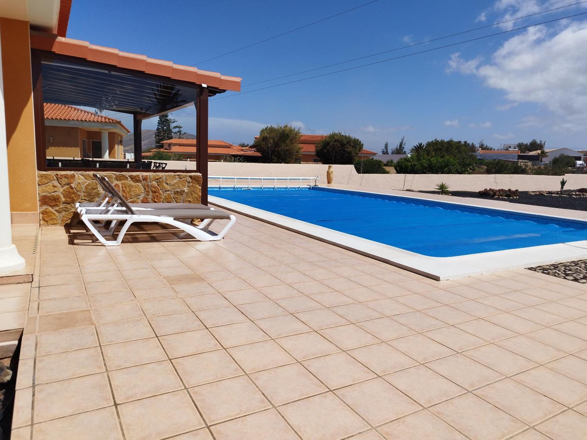 Casa Del Sol 3 Bedroom With Private Solar Covered 12m X 6m Pool Minimum 7 Nights Chromecast And Wifi Throughout The * Triquivijate