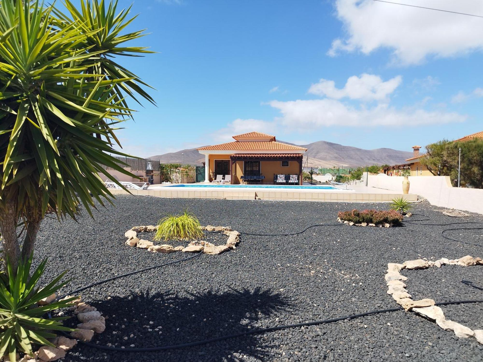 Villa Casa Del Sol: Spacious 3-bedroom With Private Solar-heated Pool