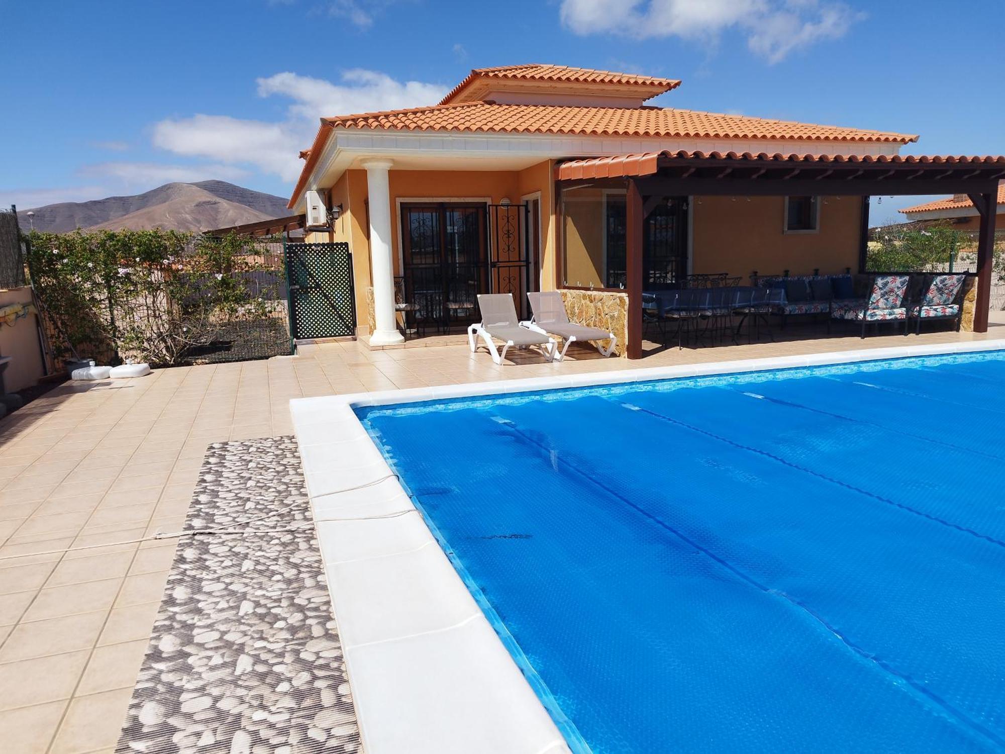 Casa Del Sol: Spacious 3-bedroom With Private Solar-heated Pool