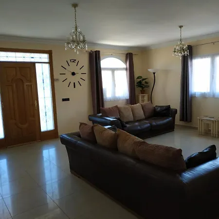 Villa Casa Del Sol: Spacious 3-Bedroom with Private Solar-Heated Pool Triquivijate Exterior photo