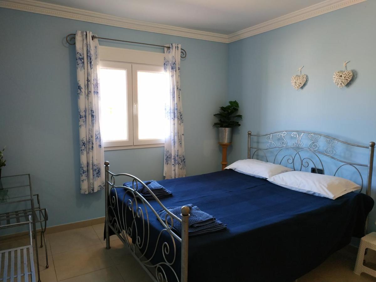 Casa Del Sol: Spacious 3-bedroom With Private Solar-heated Pool Villa Triquivijate