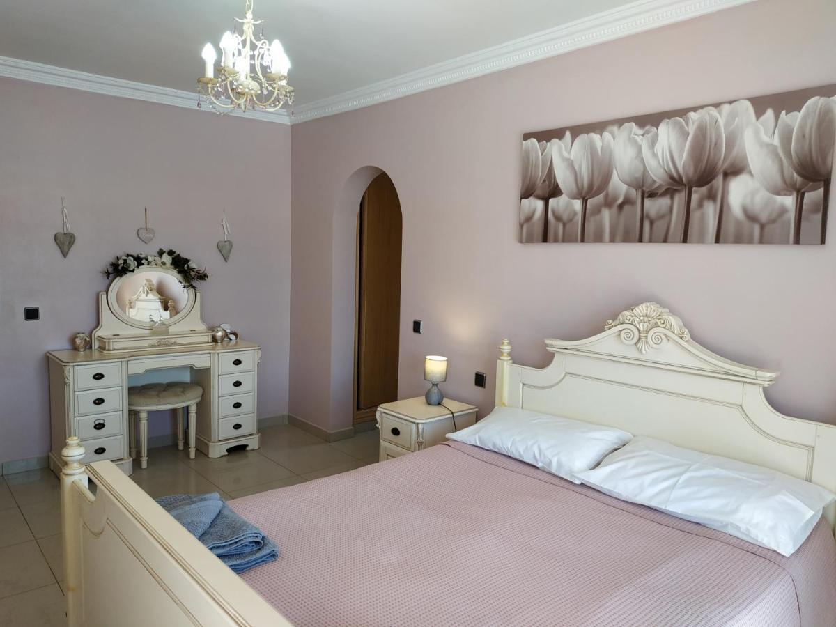 Villa Casa Del Sol: Spacious 3-bedroom With Private Solar-heated Pool