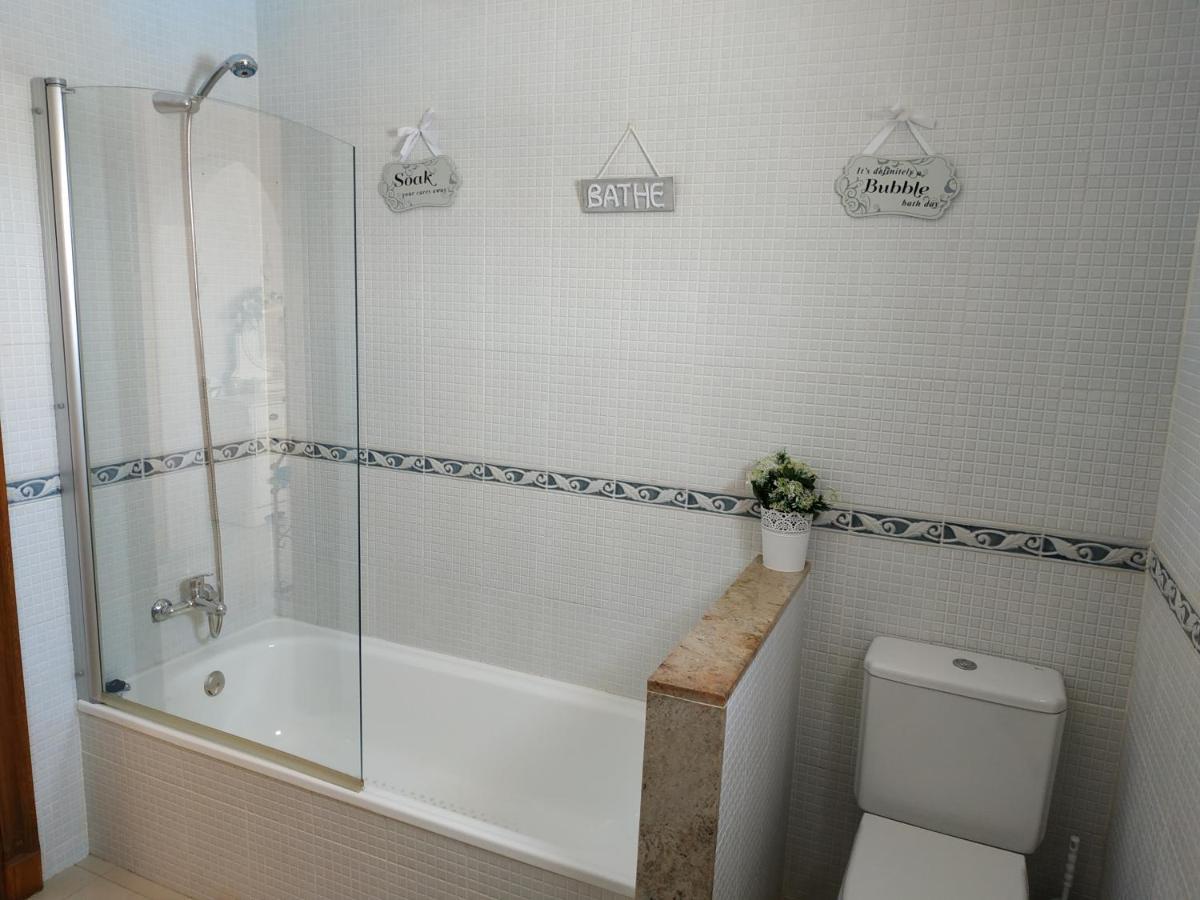 Casa Del Sol: Spacious 3-bedroom With Private Solar-heated Pool Triquivijate