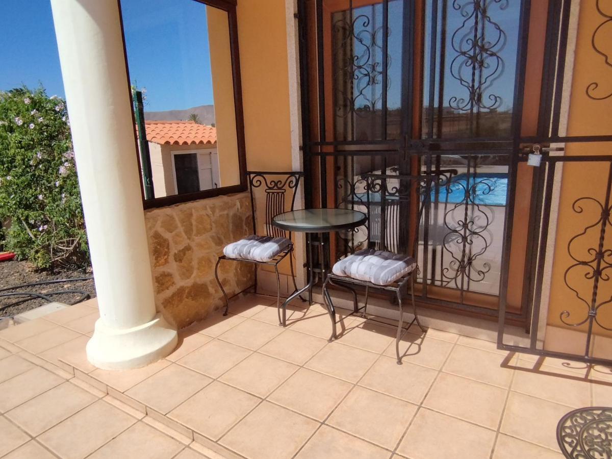 Villa Casa Del Sol: Spacious 3-bedroom With Private Solar-heated Pool Triquivijate