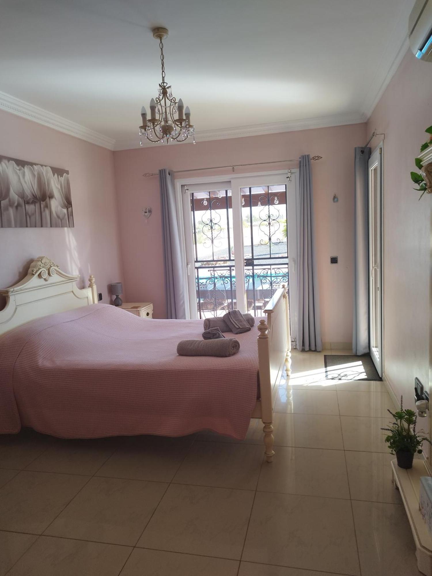 Casa Del Sol: Spacious 3-bedroom With Private Solar-heated Pool Villa