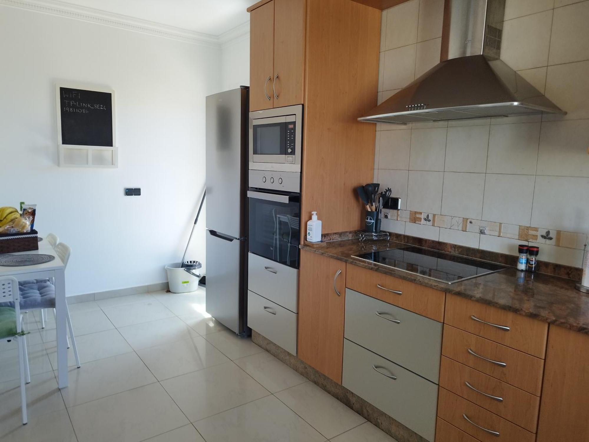 Casa Del Sol: Spacious 3-bedroom With Private Solar-heated Pool Triquivijate