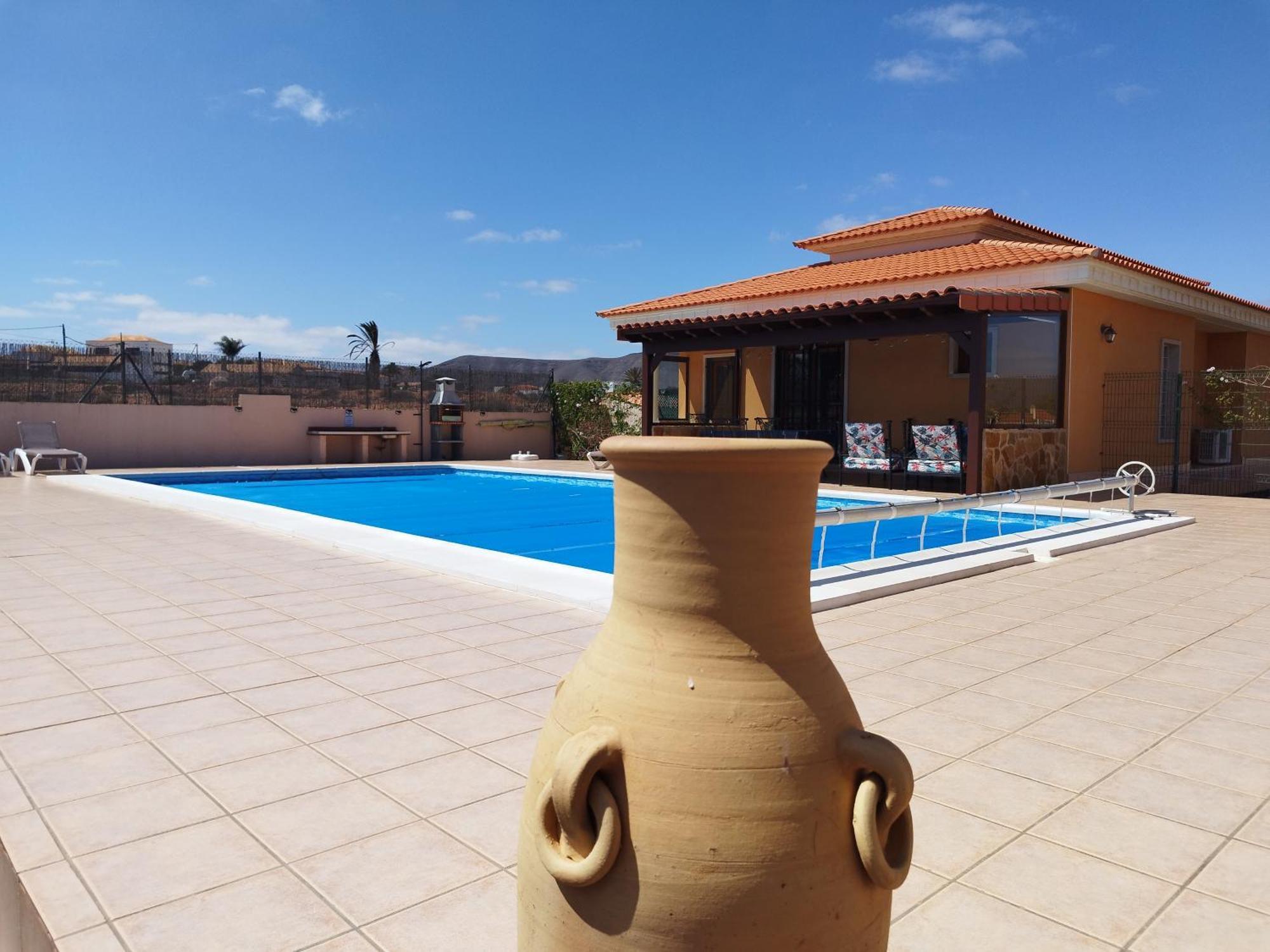 Villa Casa Del Sol: Spacious 3-bedroom With Private Solar-heated Pool *